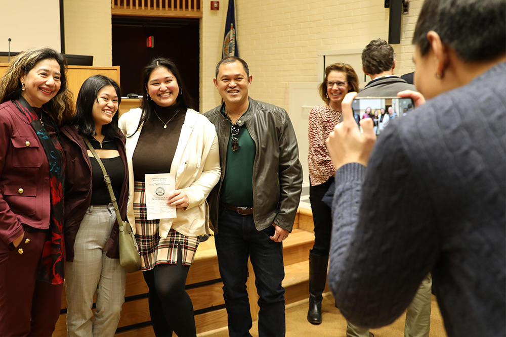 A CNL student and her family at the pinning ceremony in Jan. 2023.